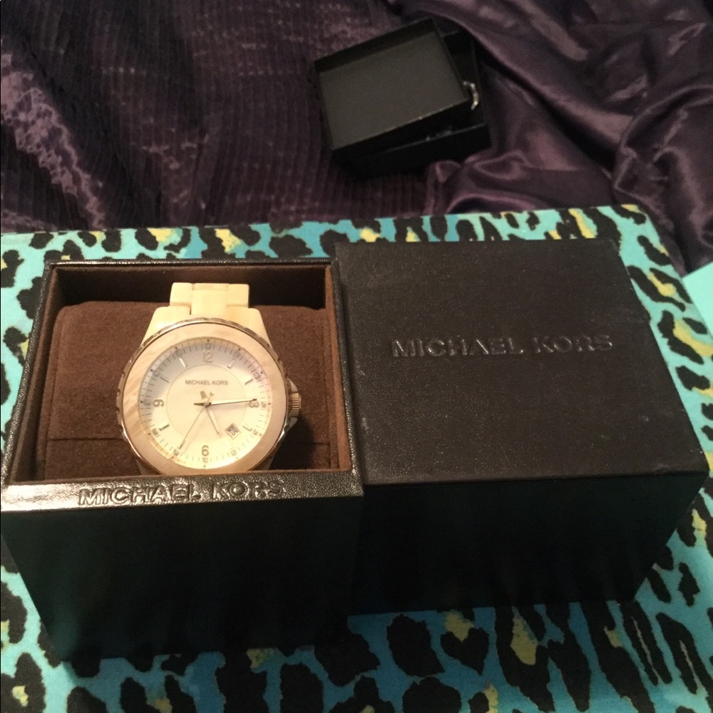 MK watch